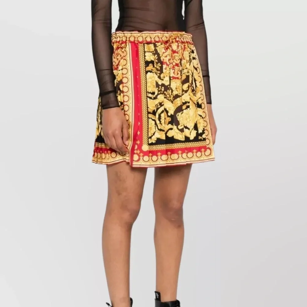 New Authentic Versace Baroque Print Pleated Mini Skirt in Black, Red & Gold